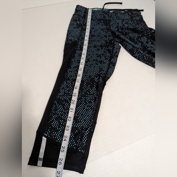 C9 by Champion Duo Dry Capri Length Black and Blue Leggings Women's Size Small - Picture 4 of 10